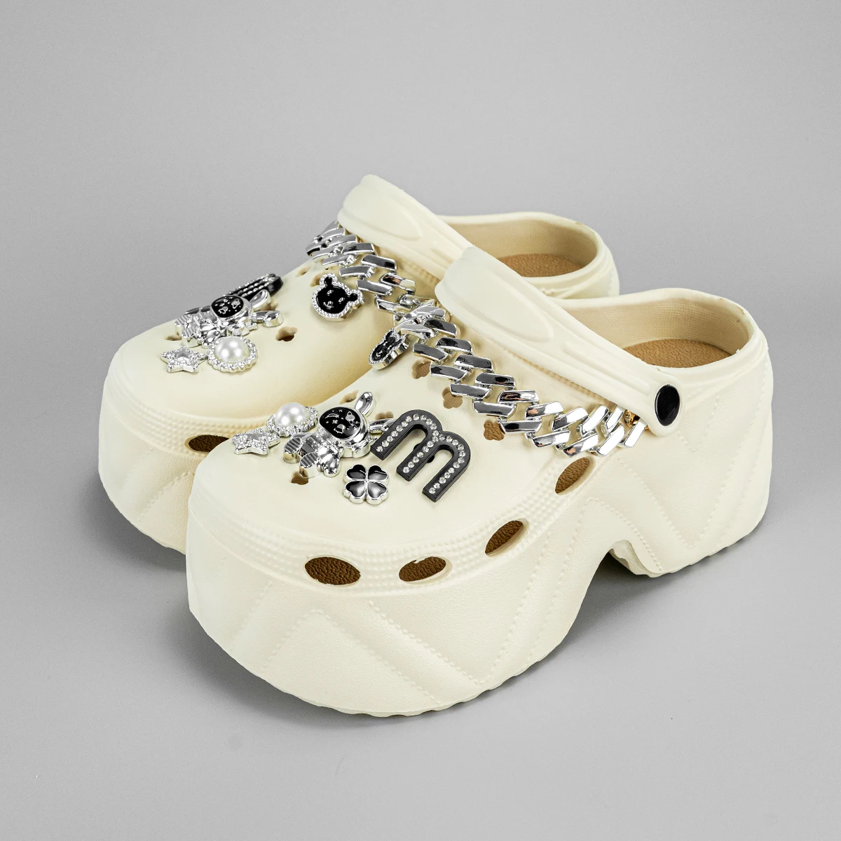Summer New Style Chain m Rabbit Fashion Versatile Eva Clogs for Women, Outdoor Casual Slippers, Thick-Soled Non-Slip Height-Increasing Closed-Toe Sandals 8809