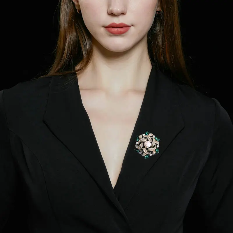 102 إكسسوارات بروش راقية ريترو، معطف شتوي، دبابيس معطف، إكليل مرصع بالزركون الكريستالي، بروش لؤلؤ المياه العذبة