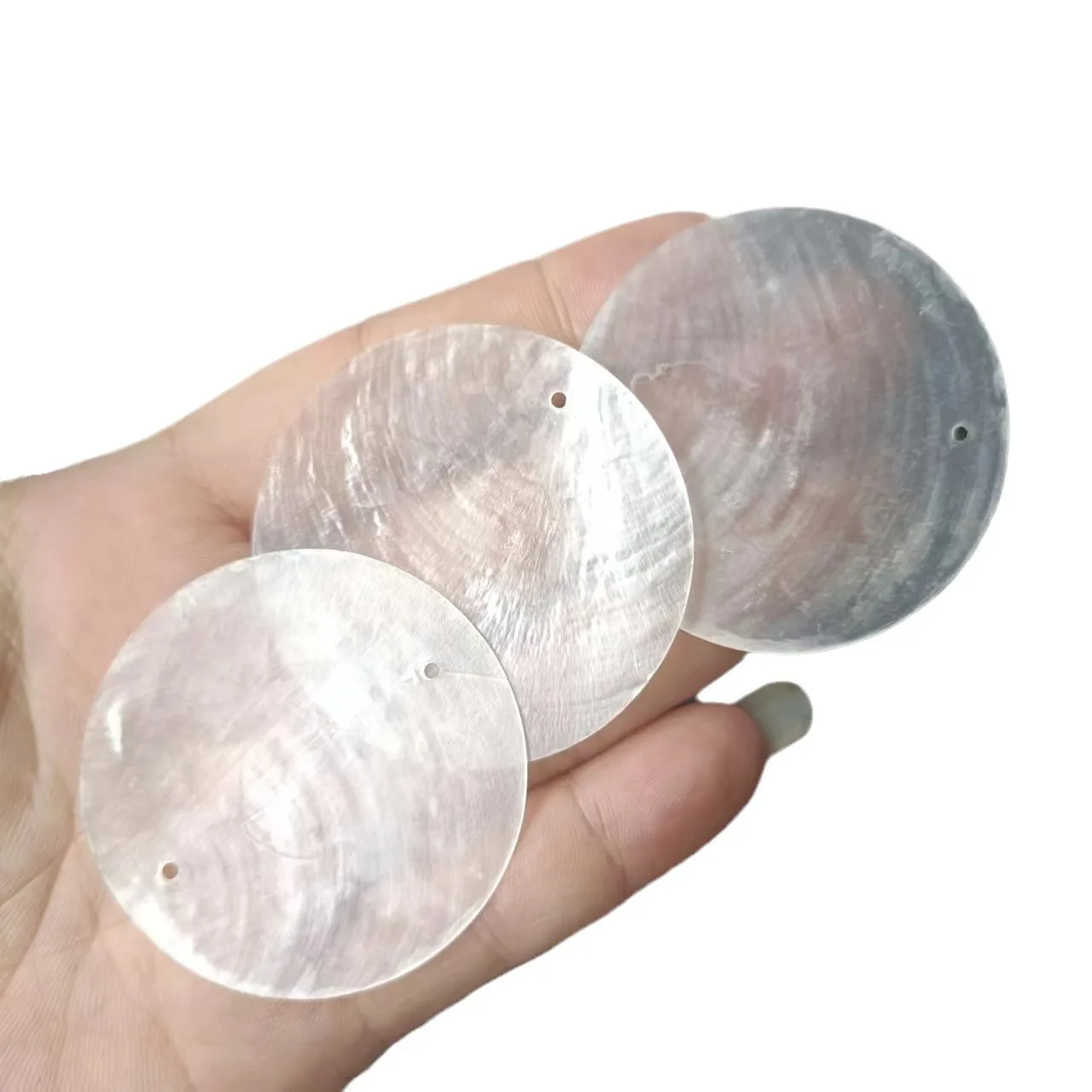100 PCS Natural Shell Ornaments 4 cm DIY Shell Wind Chimes Pendants for Wedding Home Decor Birthday Party Craft Hanging