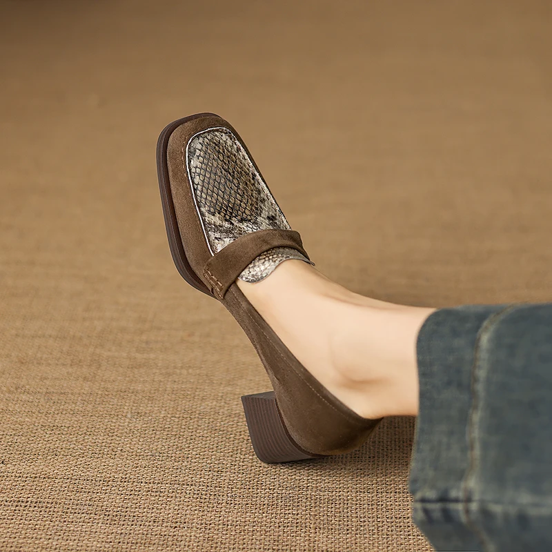 

Размер 34–40, женские повседневные лоферы на высоком каблуке, замшевые туфли из коровьей кожи на массивном низком каблуке, весна 2026, новые туфли без шнуровки в стиле ретро для повседневного офиса