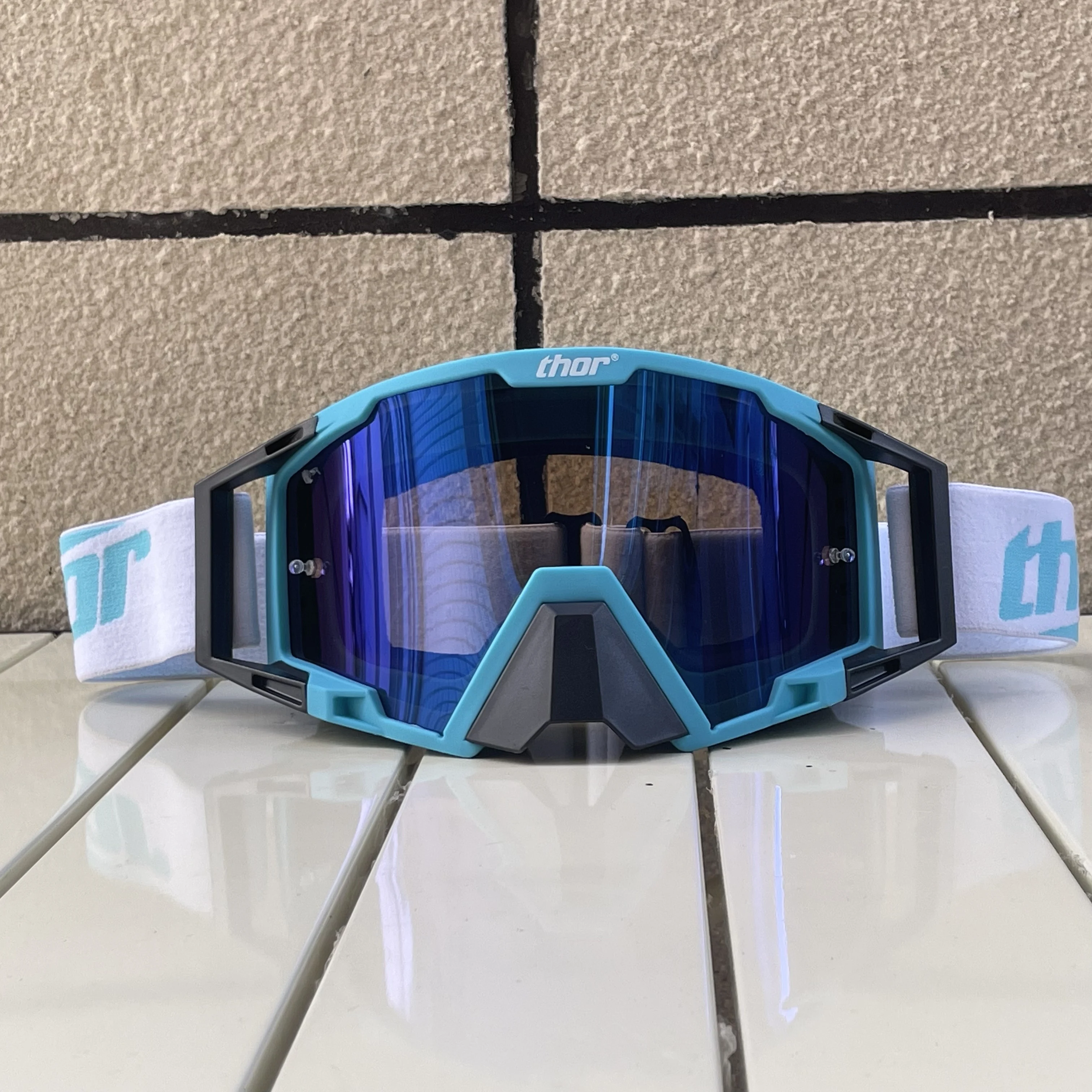 

Мотоциклетные очки для бездорожья, очки для верховой езды унисекс, ветрозащитные и устойчивые к песку, съемные очки, совместимые с шлемом.