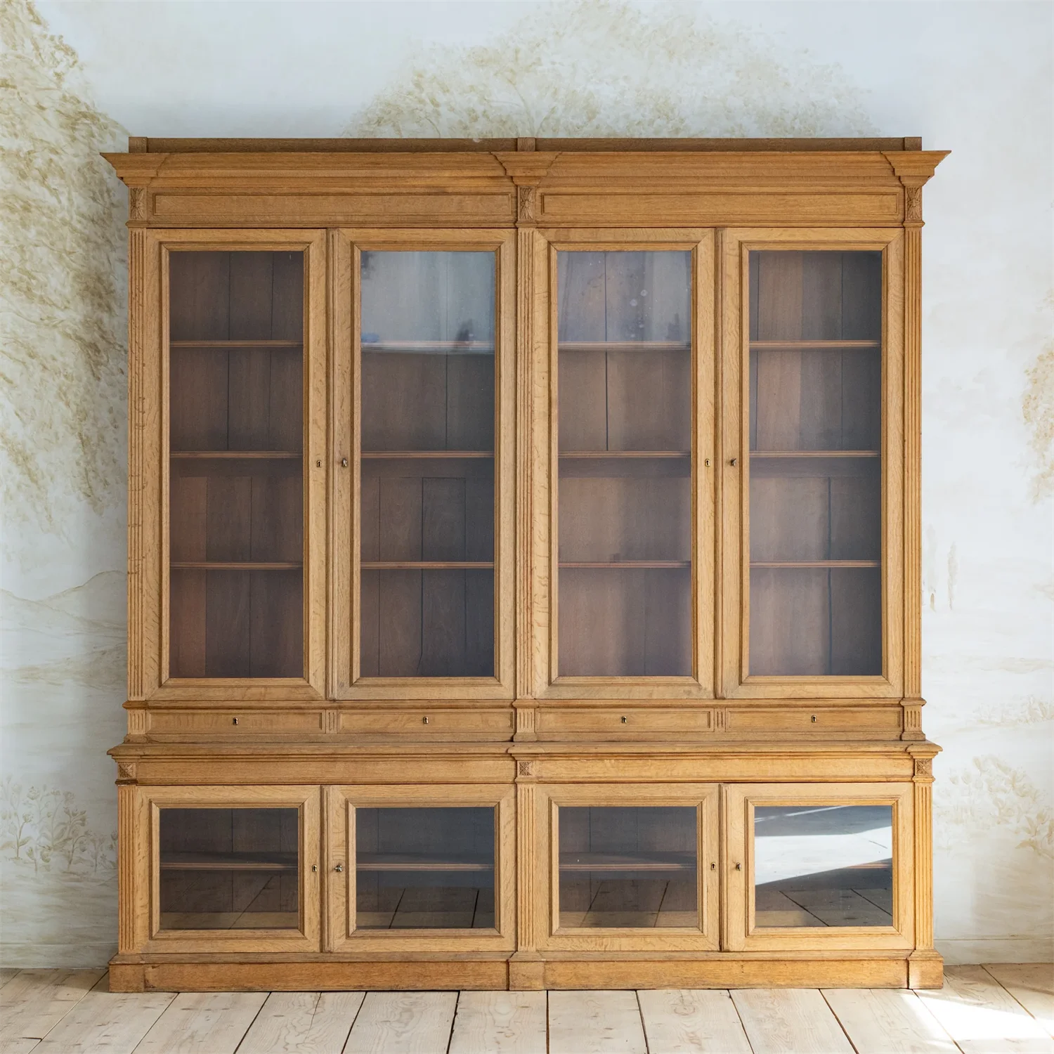 ^Antique Himalayan Art Design Solid Wood Eco-Friendly Large Capacity Handcrafted Wooden Glass Living Room Cabinet for Home Use