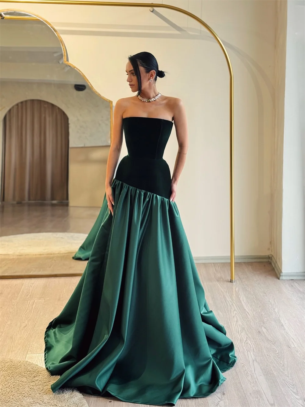 Cathy personalizado verde sem alças veludo vestido de baile sem mangas a linha cetim vestidos de noiva até o chão vestidos de noite 2025