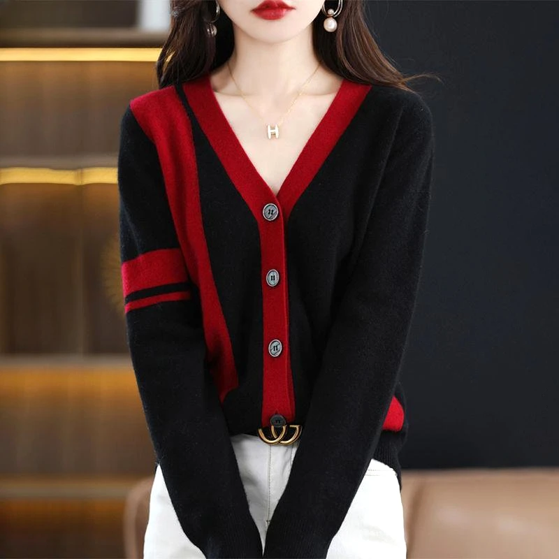 

2024 Autumn and Winter Korean Edition Patchwork Contrasting V-neck Loose Casual Oversize Long Sleeved Cardigan Sweater F246