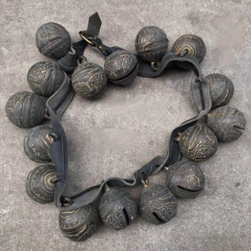 Solid Copper Cow Head Horse Bells String Set Retro Engraved Brass Bells With Leather Strap Chinese Curio Collectible Decor