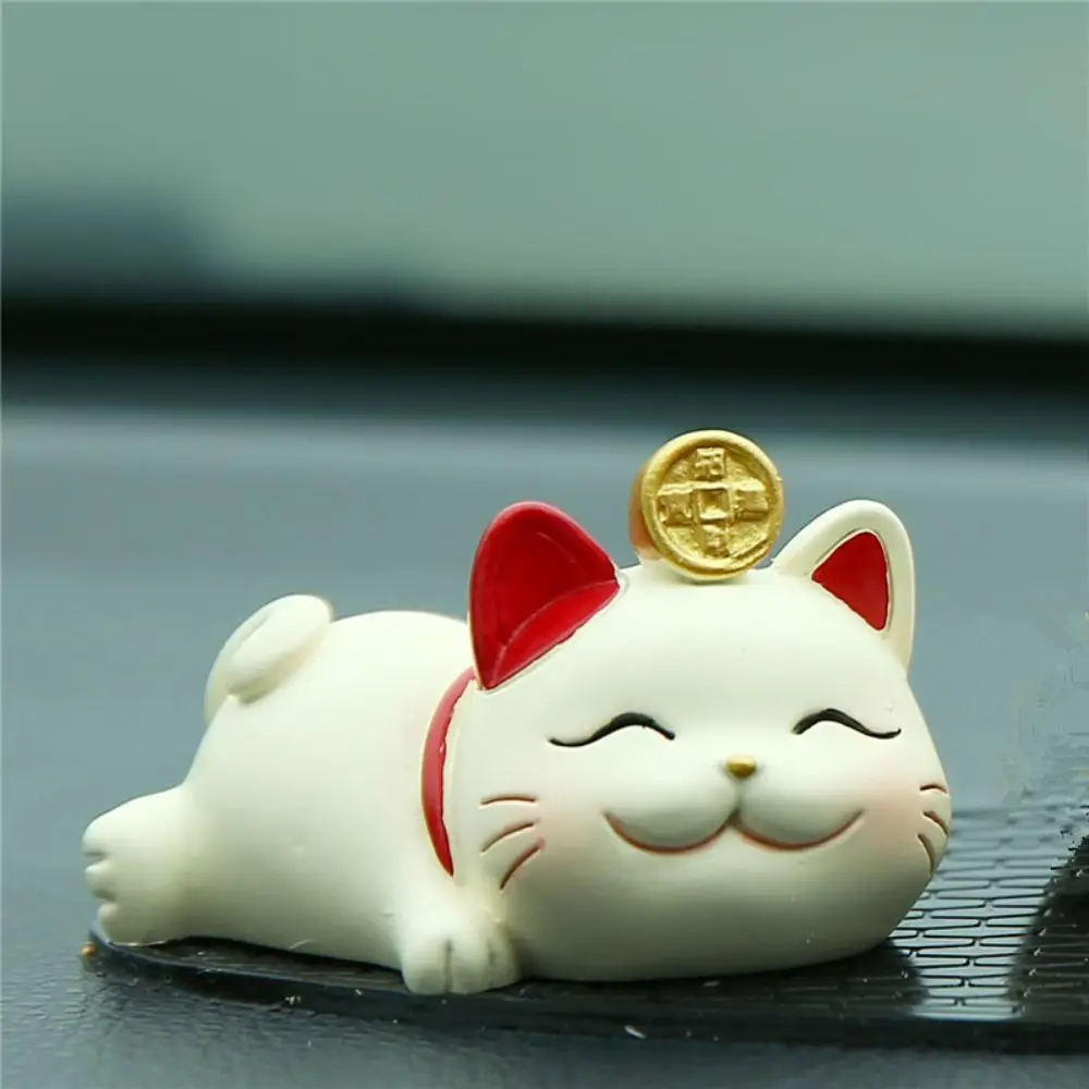 Shake Head Lucky Cat Car Decoration Cartoon Cat Waving Arm Maneki Neko Ornament Multipurpose Resin Car Fortune Cat Ornament