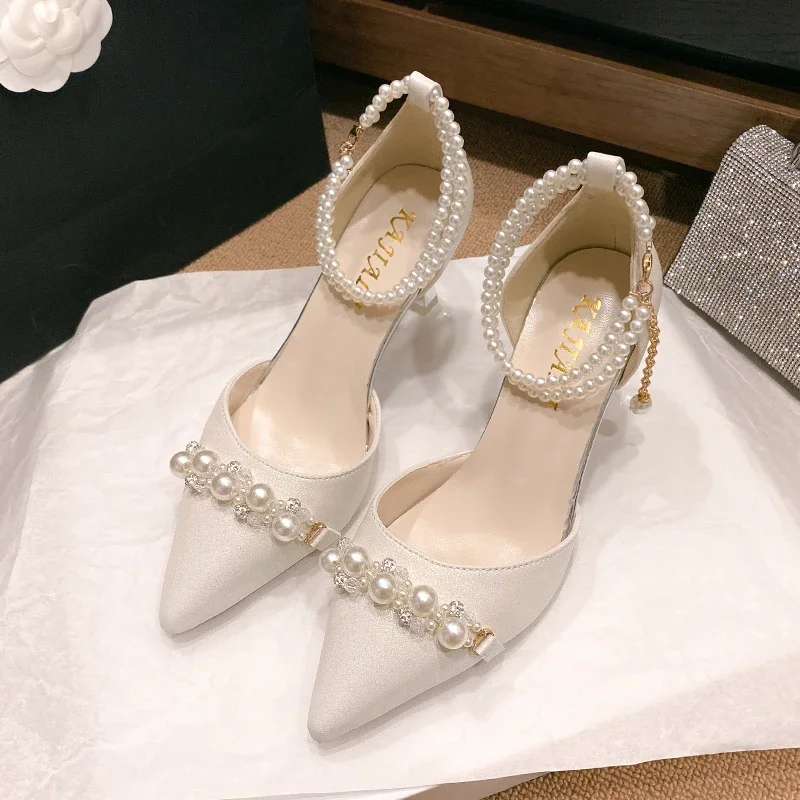 Autumn New Thin Heel Single Shoes Women's Fashion Pointed Hollow Beaded One Line Buckle Low-top Shoes