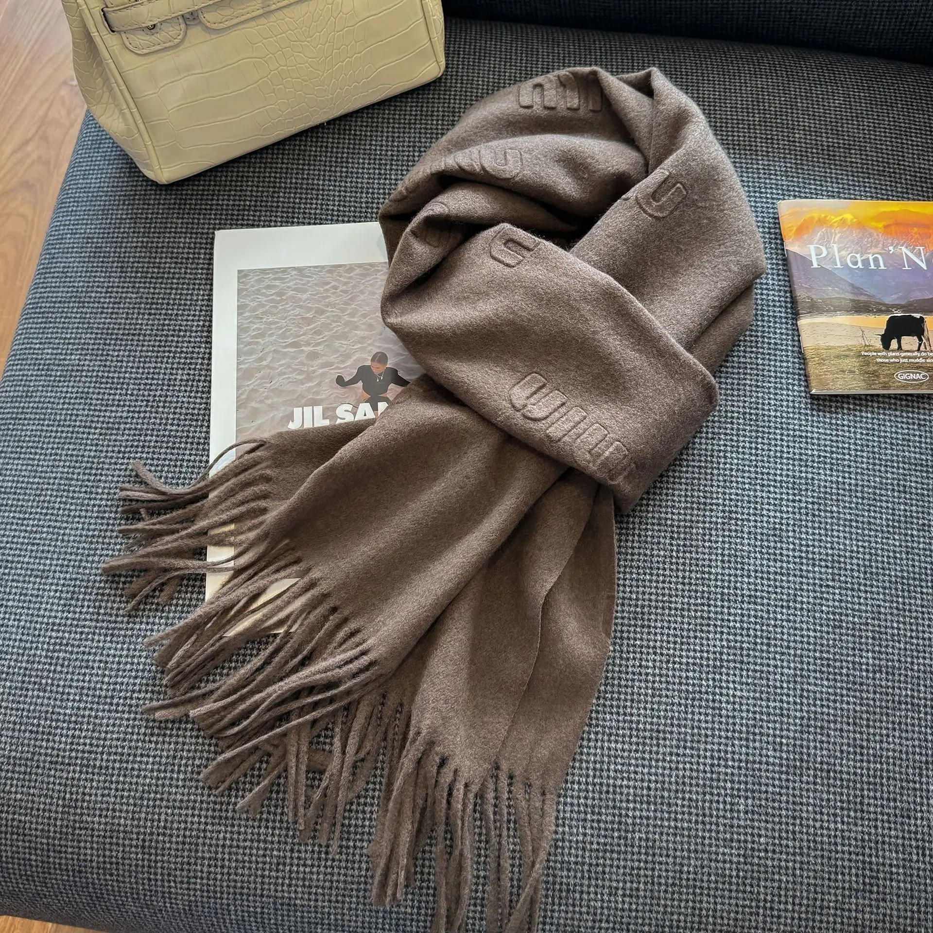 2024 Autumn and Winter Pure Color Blended Wool Scarf Women\'s New High-grade Sense of Simple Bib Temperament All The Warm Shawl