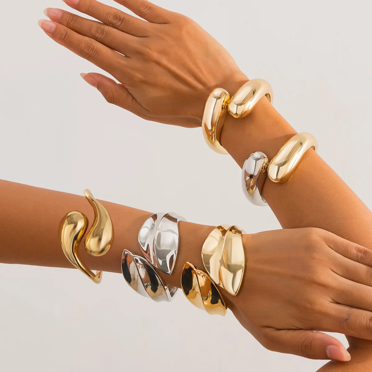 Chunky Retro Color Contrast Spring Loaded Open Cuff for Women Large Water Drop Hug Shape Edgy Stylish High Quality Metal