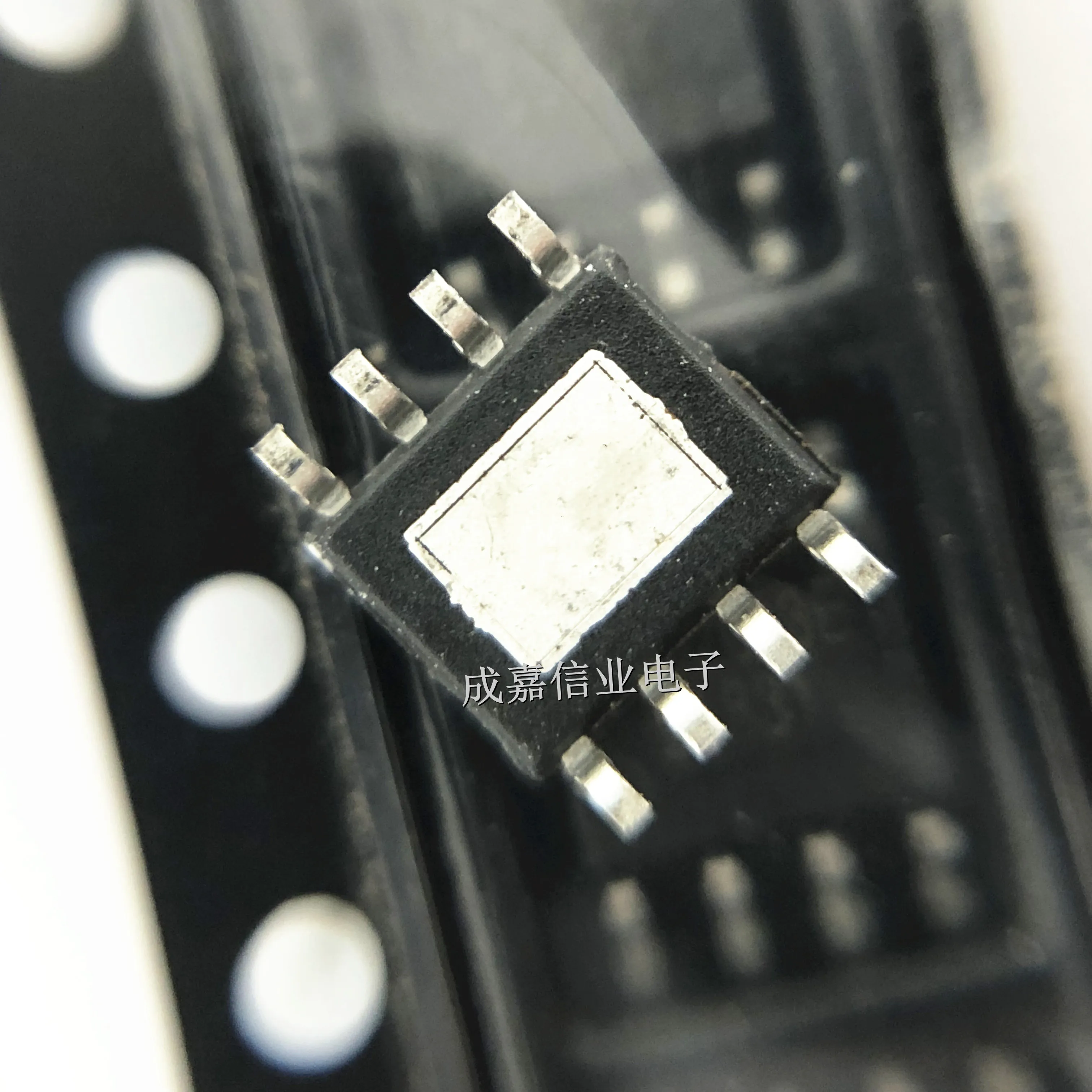 10pcs/Lot RZC2013E ESOP-8 2A, 27V Synchronous Buck Power Management IC Operation Temperature;-25C - +85C