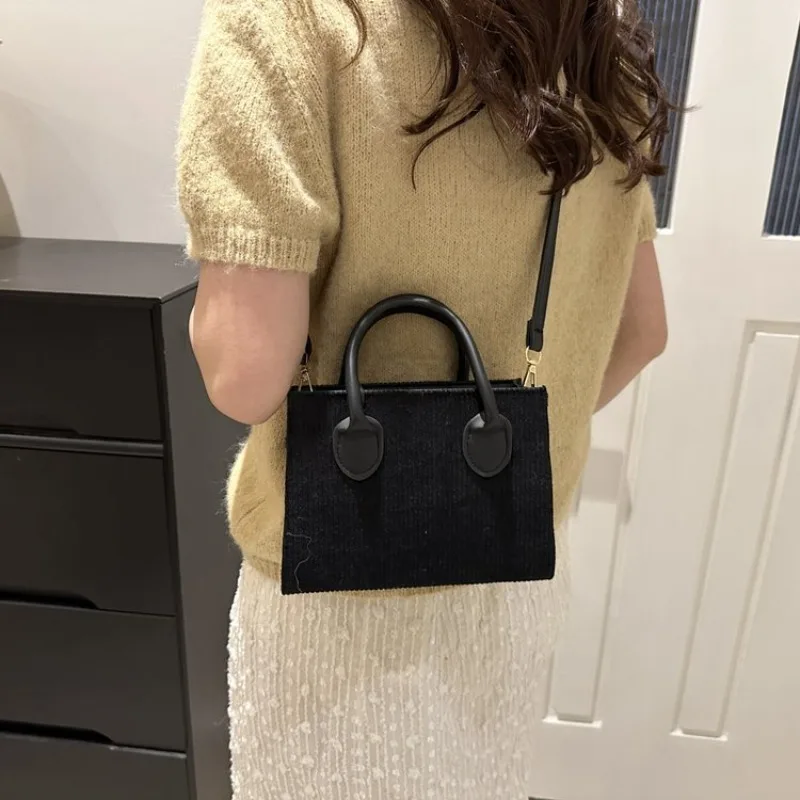 

Famous Designer Elegant Leather Crossbody Bag For Women - Classic Shoulder Messenger Handbag Luxury Brand Ladies