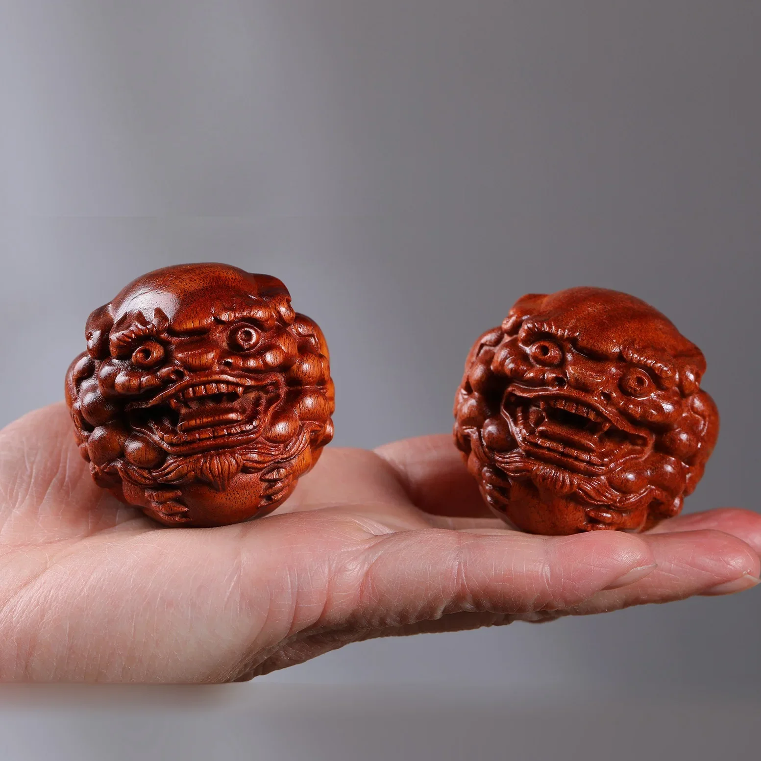 2025 Ebony Wood Carving Play Handlehold Piece Carry-on Play Pixiu Carving Crafts Rosewood Massage Ball Handlehold Rosewood