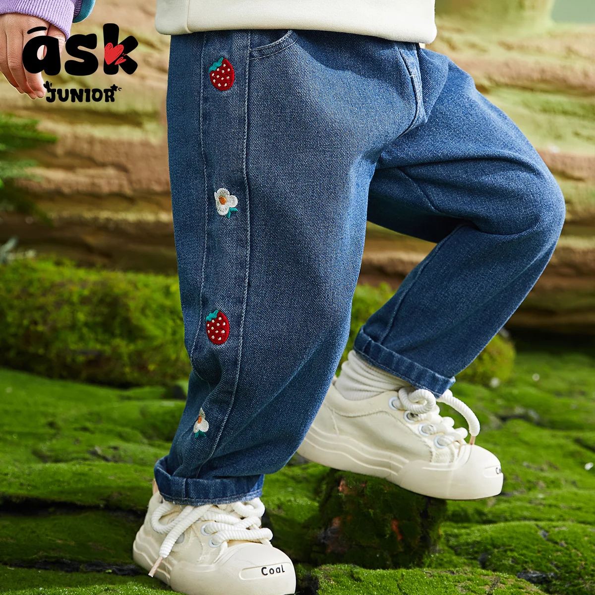 ملابس الربيع للفتيات سراويل جديدة للأطفال بحافة مطرزة على شكل زهرة الفراولة غير رسمية متعددة الاستخدامات من قماش الدنيم مقاومة للبعوض #2