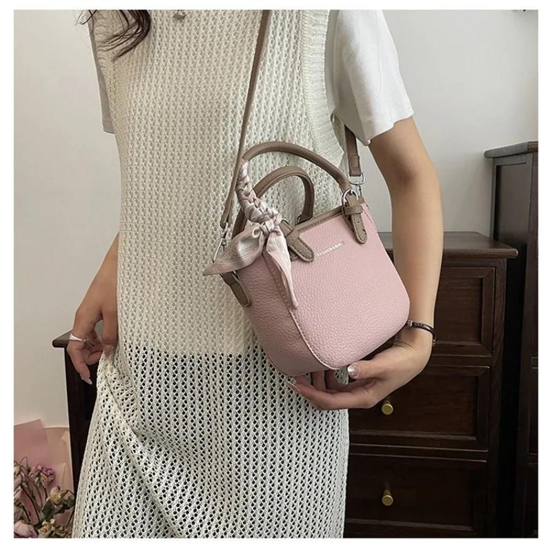 

Fashionable Commuter Bag For Ladies With Laptop Compartment For Work And School Travel Needs