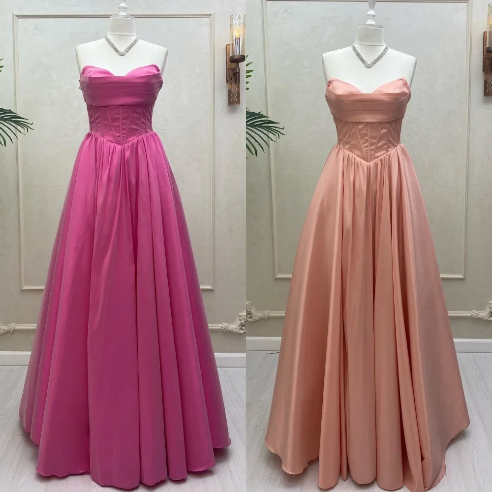 

Индивидуальное атласное драпированное рождественское платье трапециевидной формы без бретелек на заказ, длинные платья