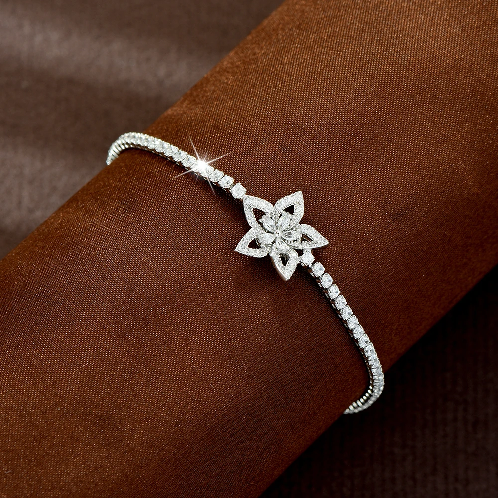 HIBRIDE Elegant Cute Flower Bracelet Daily Focus Women Shiny Zircon Jewelry Suitable for Wedding Brides Travel Gift B262