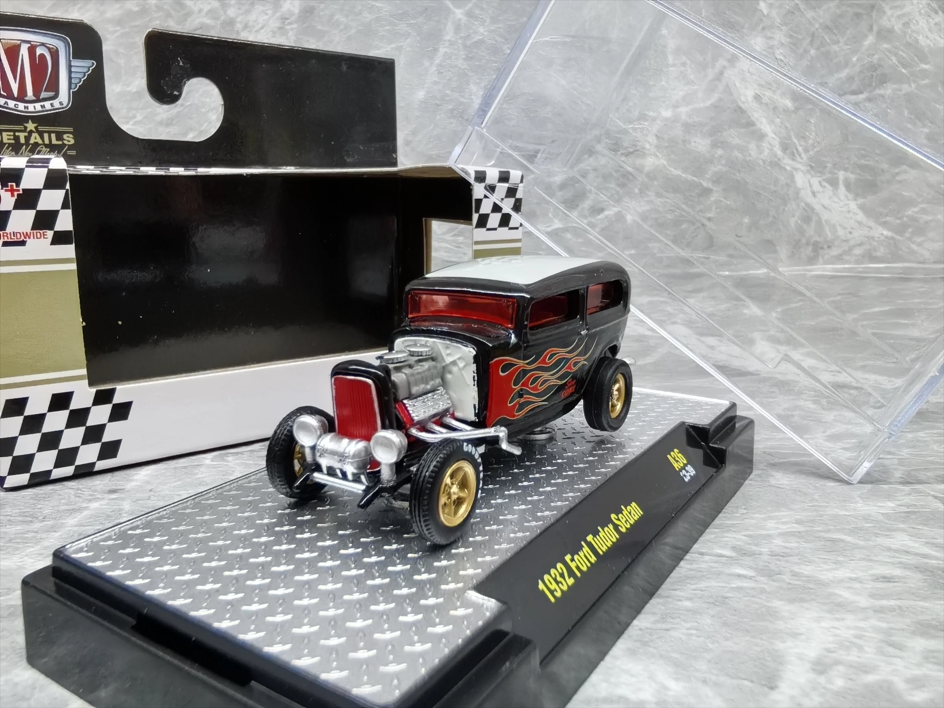 

Diecast M2 1/64 Scale 1932 Ford Roadster Simulation Alloy Car Model Collectible Toy Gift Souvenir Display
