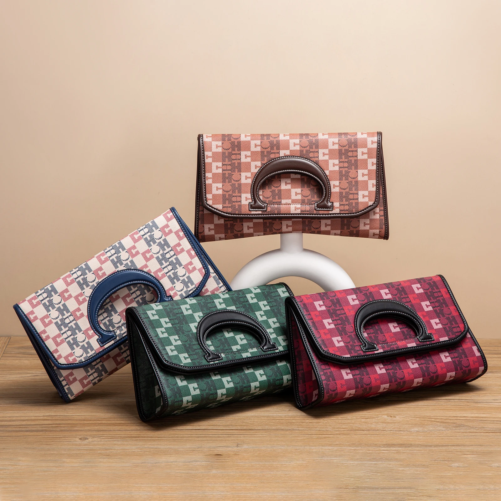 

Fashionable Classic Retro Women's New Handbag Large Capacity Versatile Party Women's New Bag