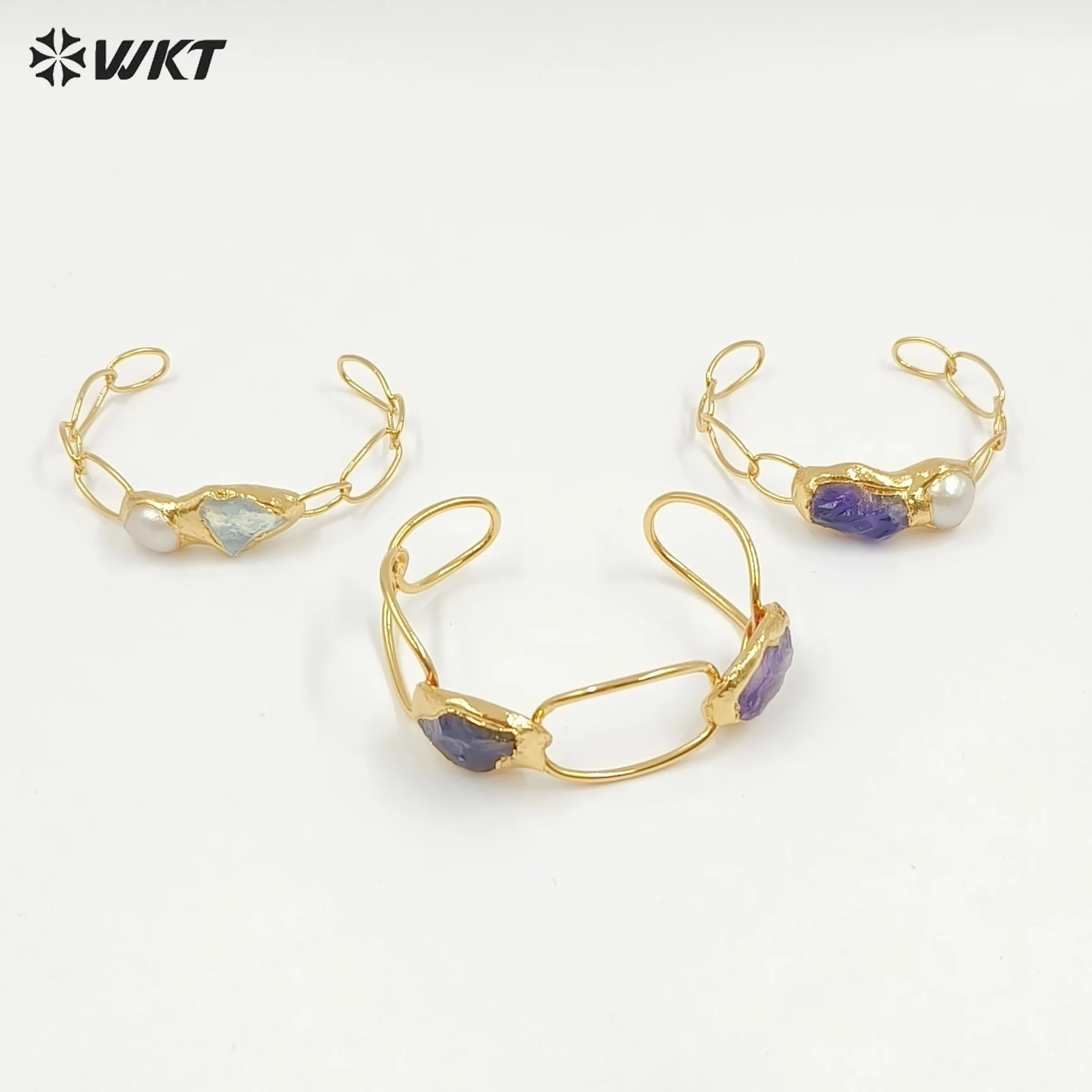 

WT-B699 Amethyst Stone And Pearl Paved Hollow Design Yellow Brass Cuff Bangel For Women Retro Fine Accessory