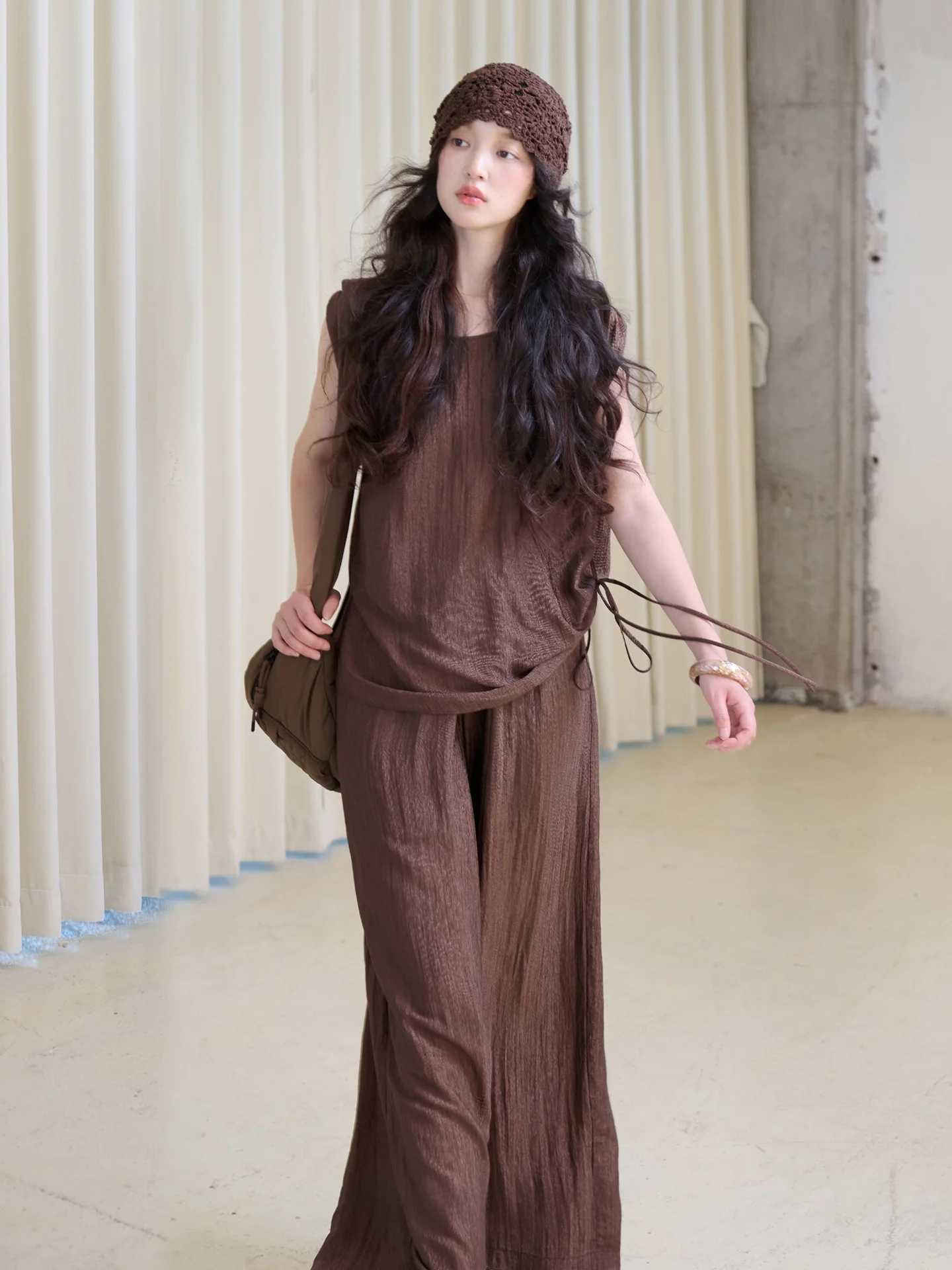 

Ацетатный жилет для чувствительности воздуха и льда, большой свинцовый жилет с персонажами для поездок на работу, свободный крой, цельный, лето 2025, чистый цвет