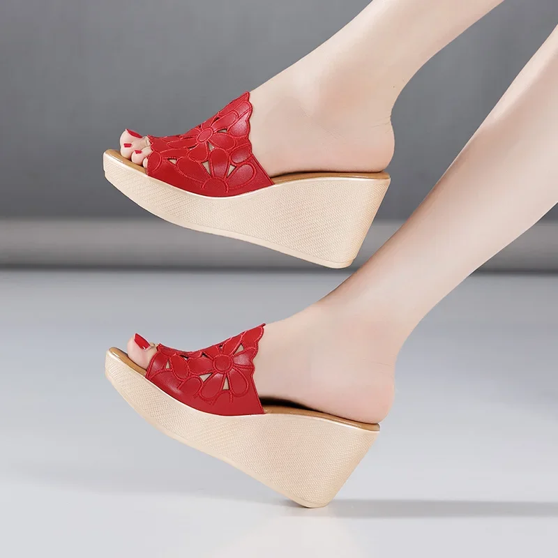 Small Size 32-43 Non Slip Floral Cutout High Heels Wedding Shoes Women Wedges Slippers 2025 Summer Beach Offce Slides Thick Sole