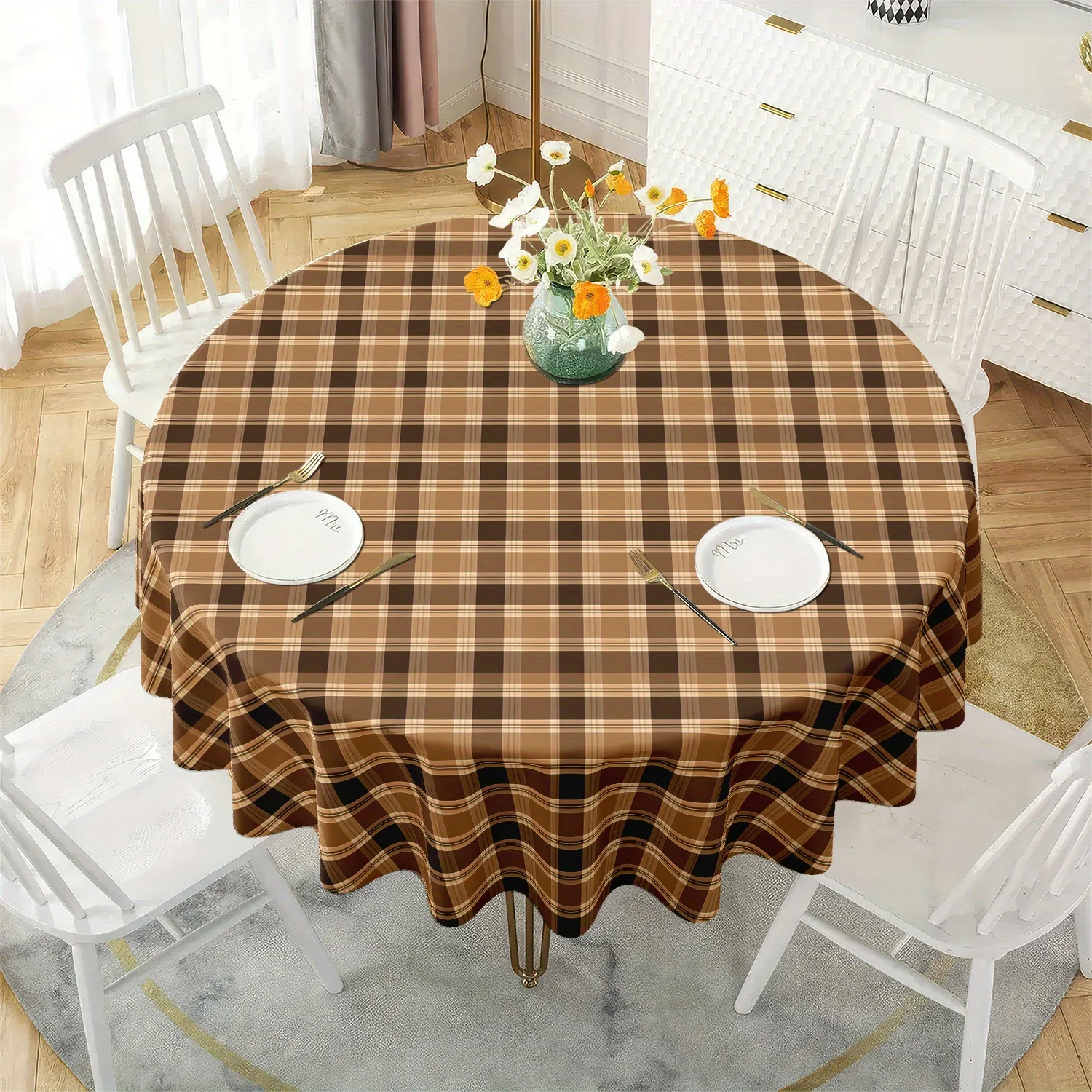 One piece of khaki checkered round tablecloth. A unique and simple retro aesthetic. Suitable for the kitchen and parties.zyc