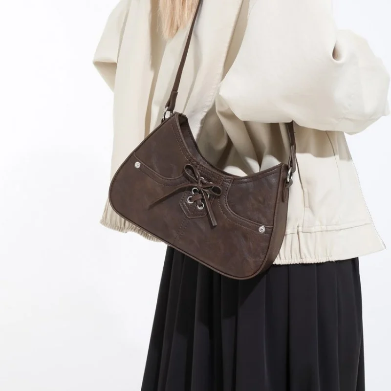 

Popular Classic Leather Women's Messenger Bag Luxury Brand Famous Designer Elegant Crossbody Stylish Accent Commuter Bag​