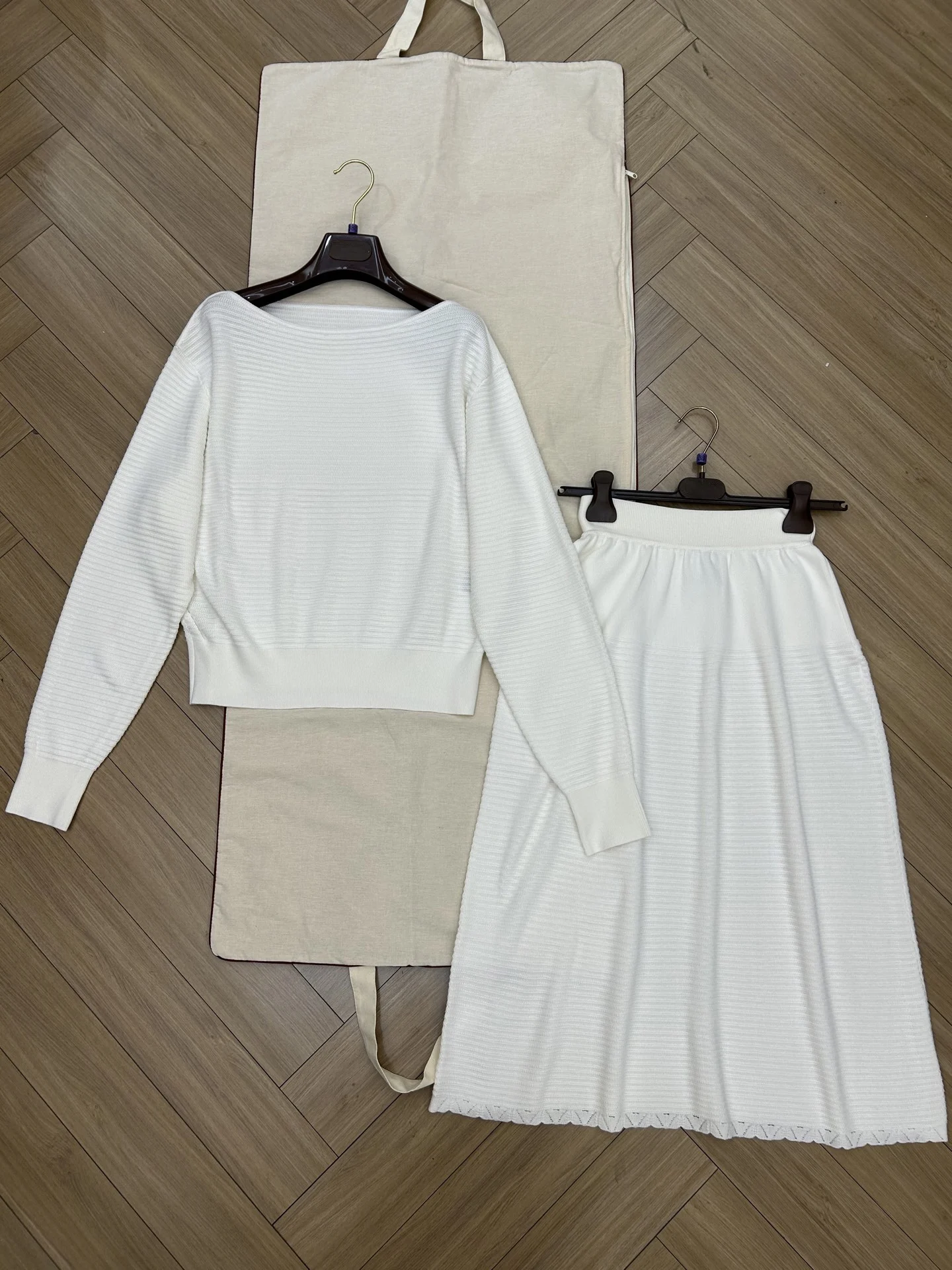 

Новый женский свитер из смешанного шелка и хлопка шелковицы с эластичной резинкой на талии, костюм с юбкой, модный и универсальный темперамент