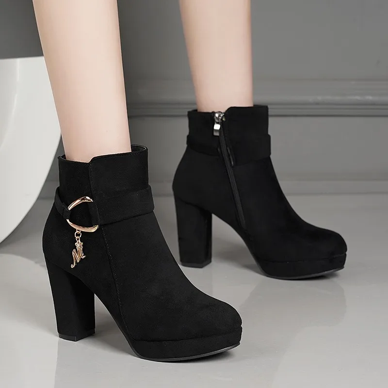 

Новые осенние и зимние ботильоны на блочном каблуке. Женские одинарные ботинки на высоком каблуке. Универсальная бархатная нескользящая хлопковая обувь.