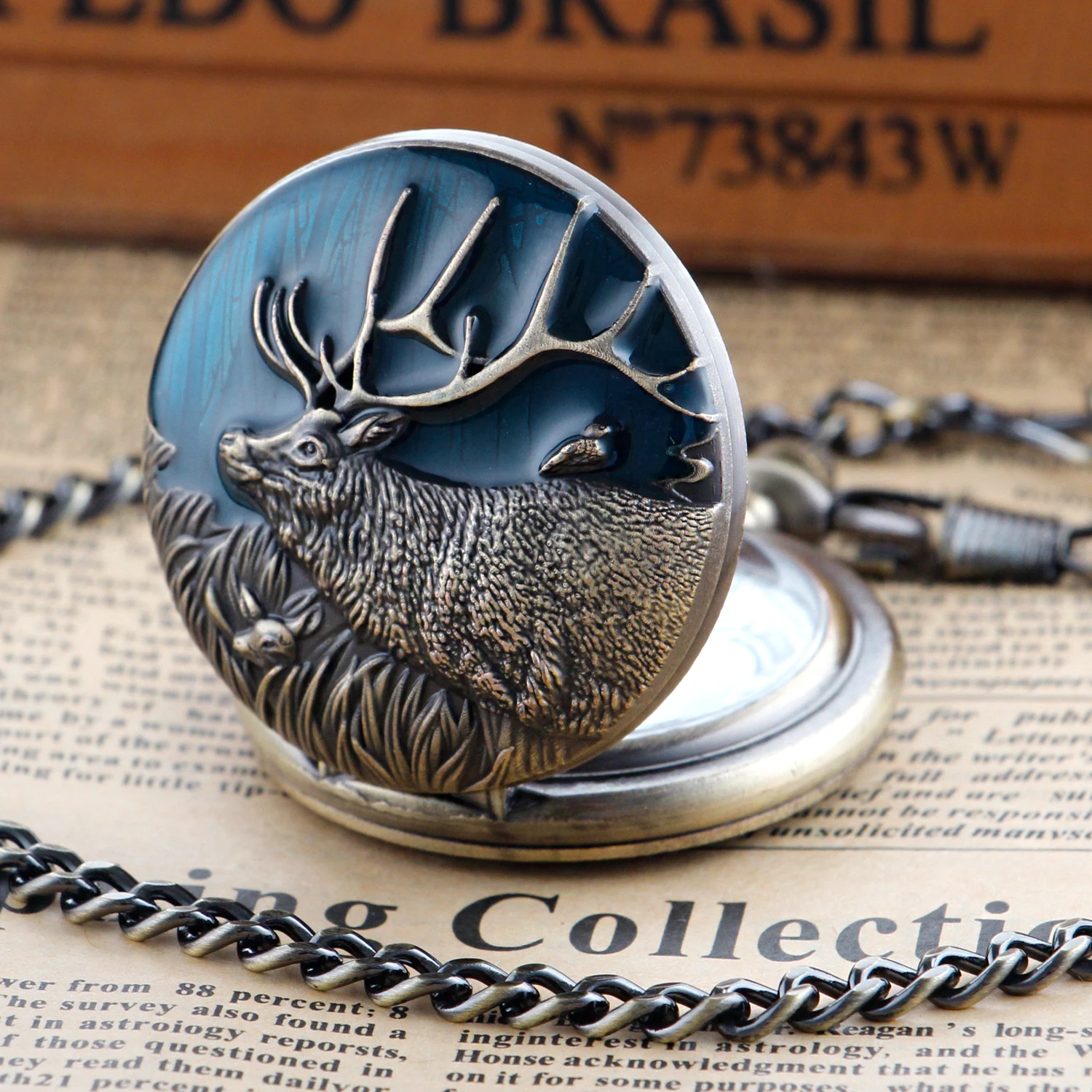 Vintage Deer Exquisite Reindeer Design Quartz Pocket Watch Pocket Watches for Women Men with Fob Chain Christmas Birthday Gifts