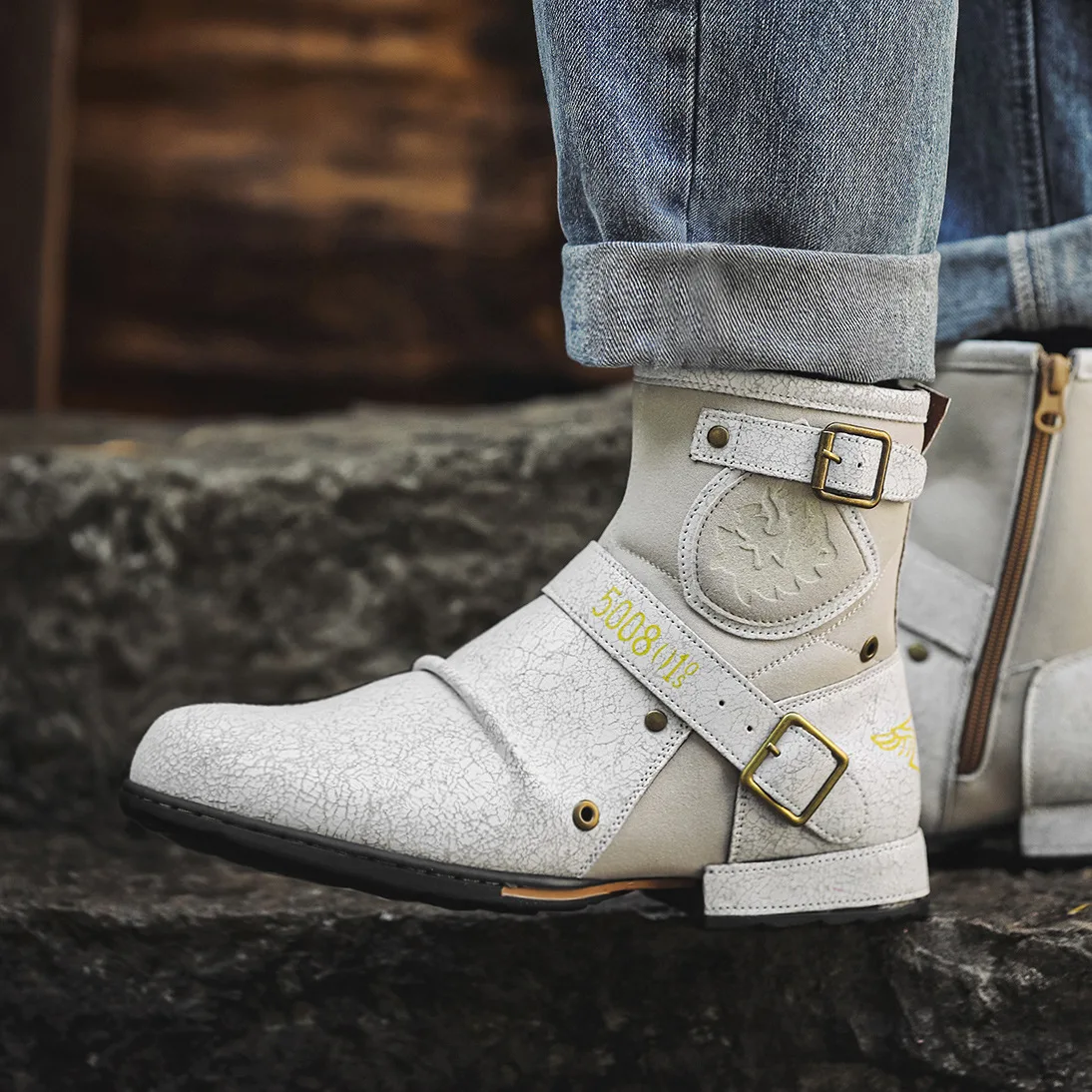 Men's High Top Cracked Leather Motorcycle Boots Side Zipper Metal Decor Retro Knight Boots Waterproof Anti-Slip Autumn 2025 New