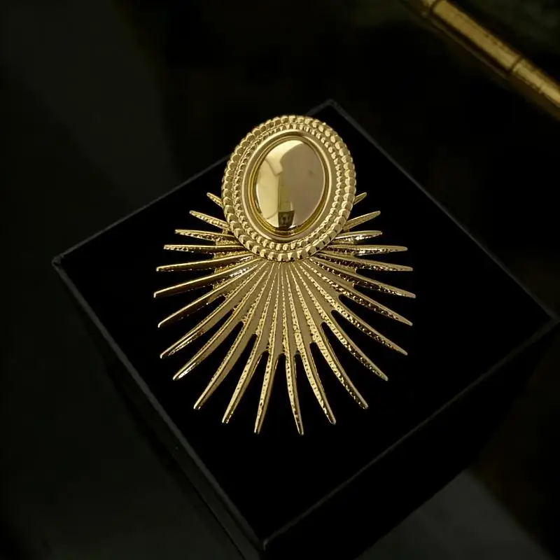 Vintage Gold Tone Oversized Brooch Bird High Heel Flower Statement Lapel Pin For Women Suit Coat Jewelry