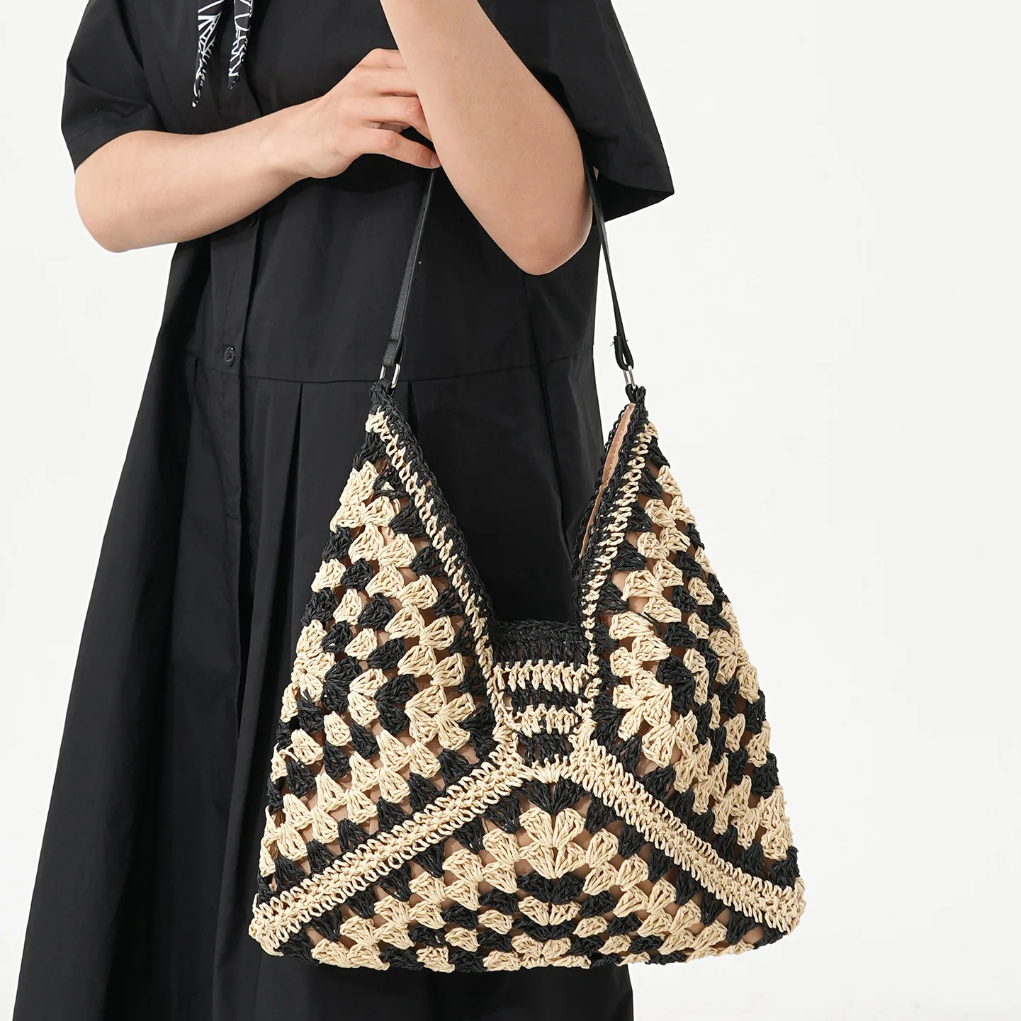 

Large Capacity Paper Straw Beach Tote, Hollow Out Handwoven Shoulder Bag, Women's Summer Vacation Purse for Travel