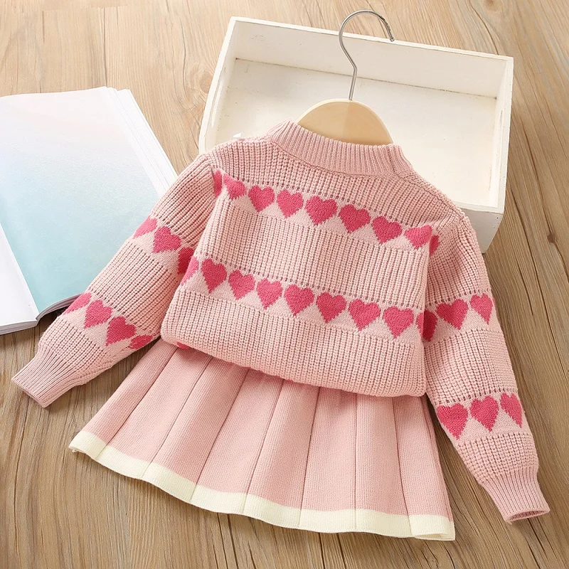 Girls' sweater set for autumn and winter, new western-style children's heart-shaped long sleeved knitted top+short skirt two-pie