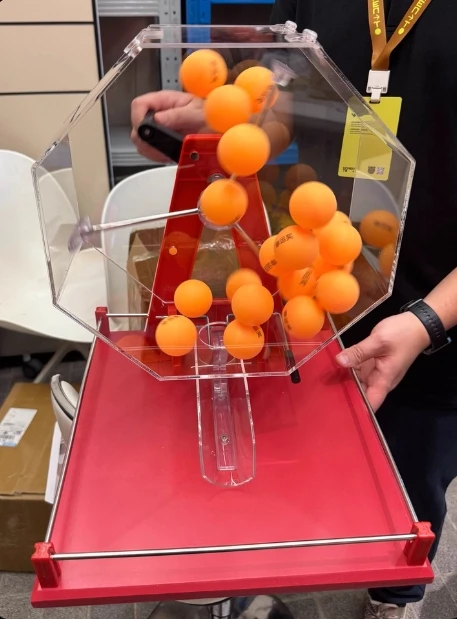 نشاط اختيار أرقام تنس الطاولة اليدوية لآلة اليانصيب المحظوظة #1