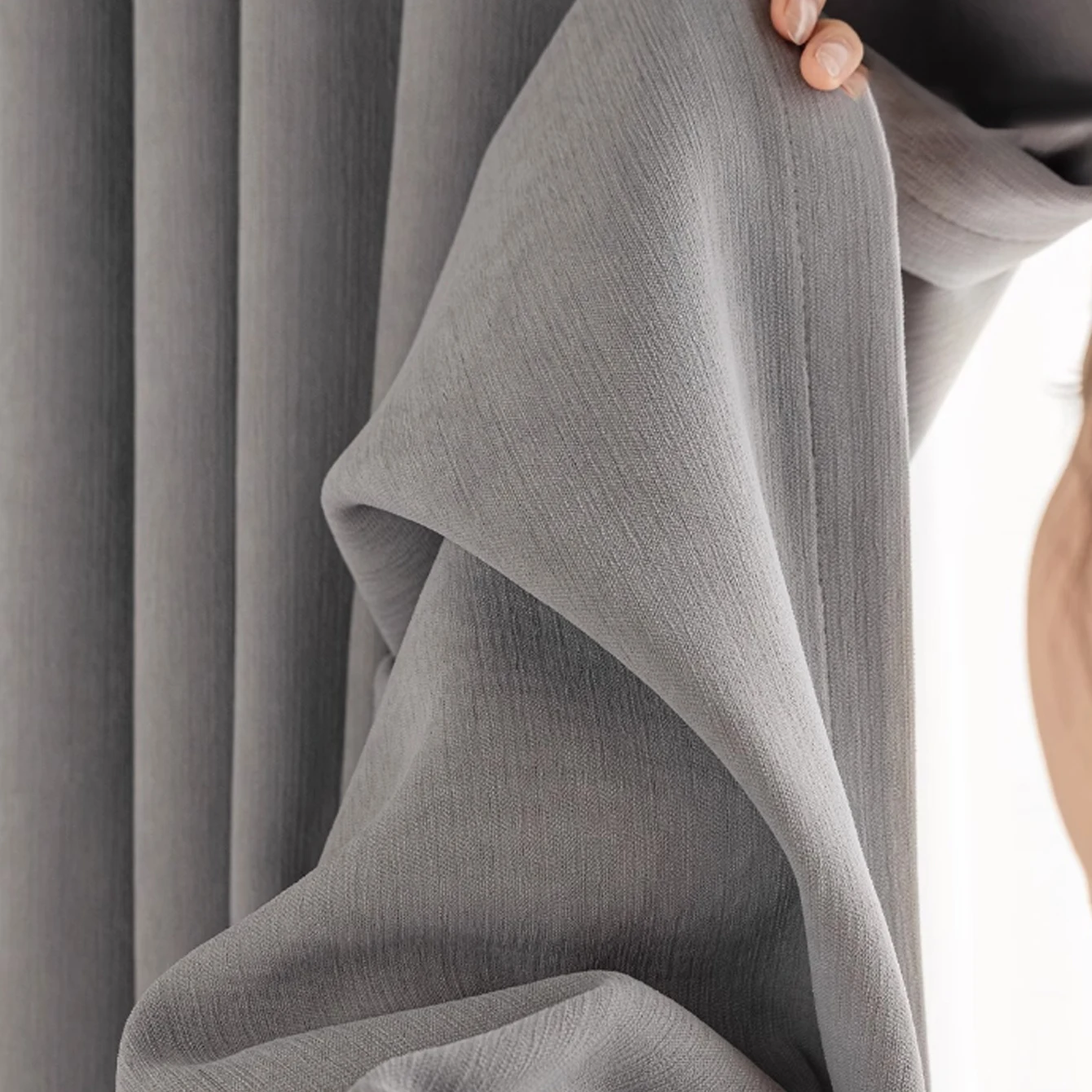 

New Cream-style Bedroom High-end Full Blackout Milk Tea Color Chenille Curtains Sun Protection Heat Insulation Cotton Linen