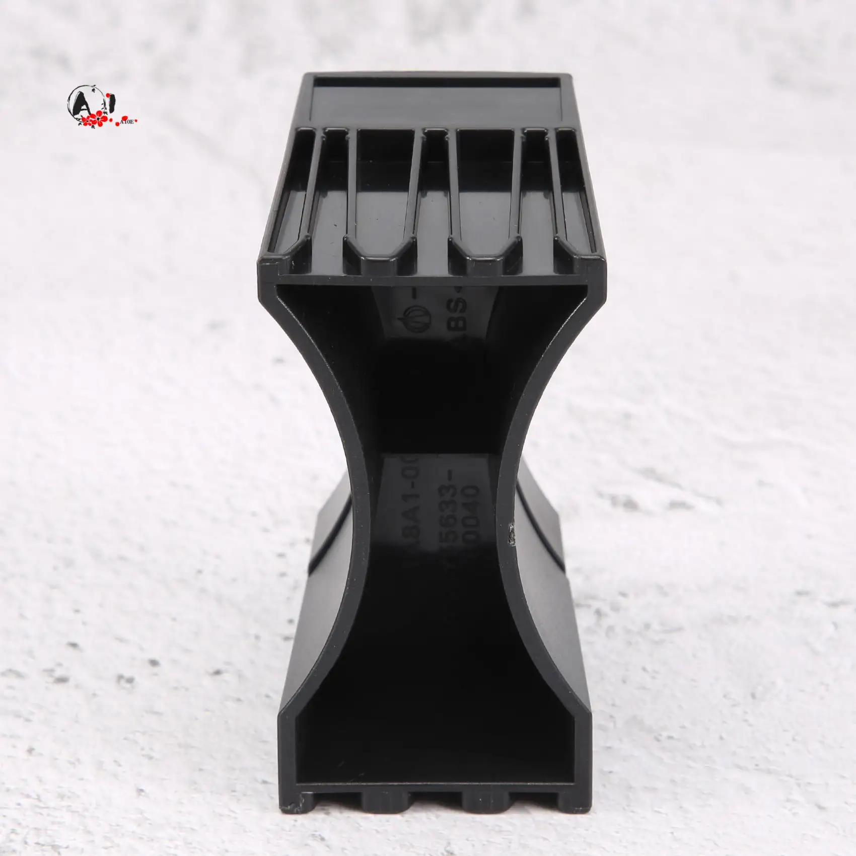 

A10E-для Toyota Landcruiser 200 Prado 120, вставка-разделитель подстаканника 55633-60040