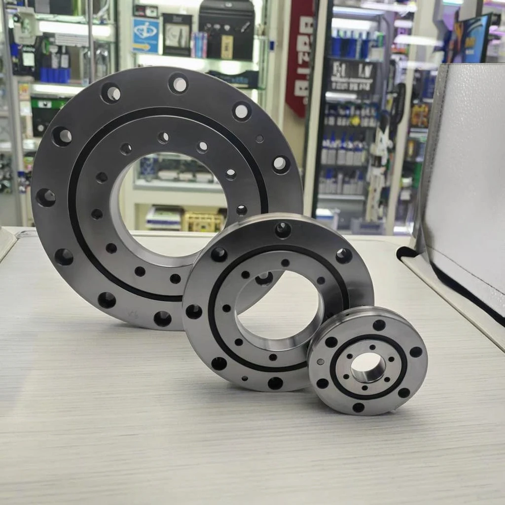 High Load Capacity Cylindrical Crossed Roller Bearings JRU85 JRU124 Rotating for Industrial Robots