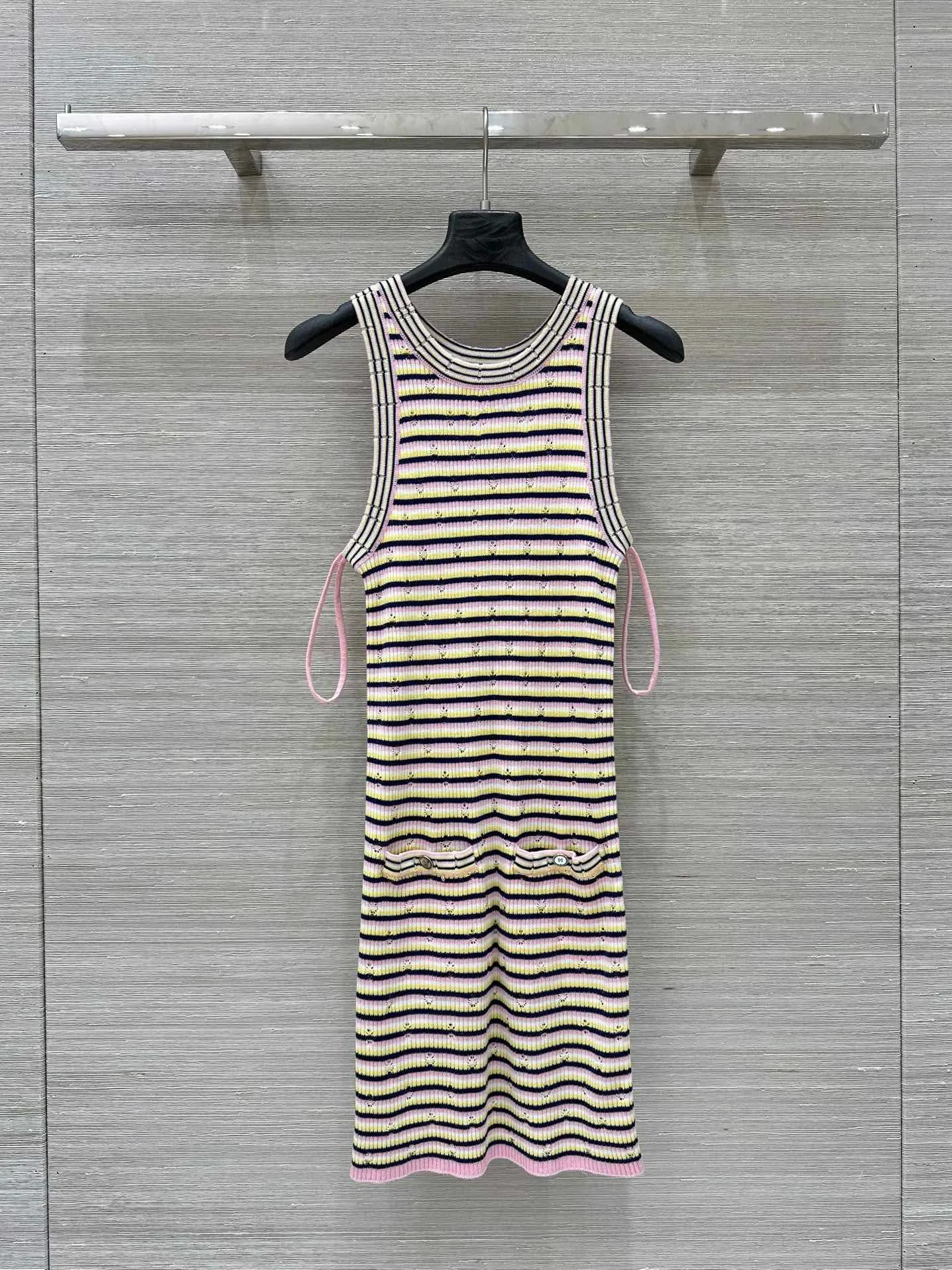 

25 Holiday Series New Product Embroidered Badge Pattern Dopamine Colored Striped Tank Top Dress Cashmere Yarn Casual Dress