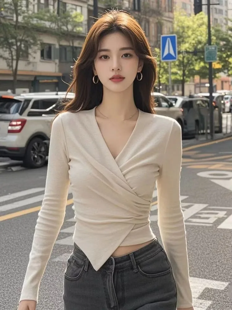 Trendy French V Neck Top 2026 New Women's Autumn Premium Chic Slim Fit Irregular Pleat Design Long Sleeved Crop Top