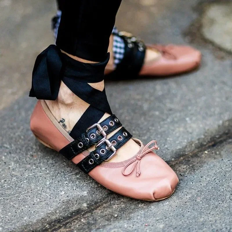 2024 Luxury Brand Designer Ankle Strap Ballet Flats Buckles Silk Ballerina Shoes Woman Cross Strappy Satin Bowknot Mary Janes