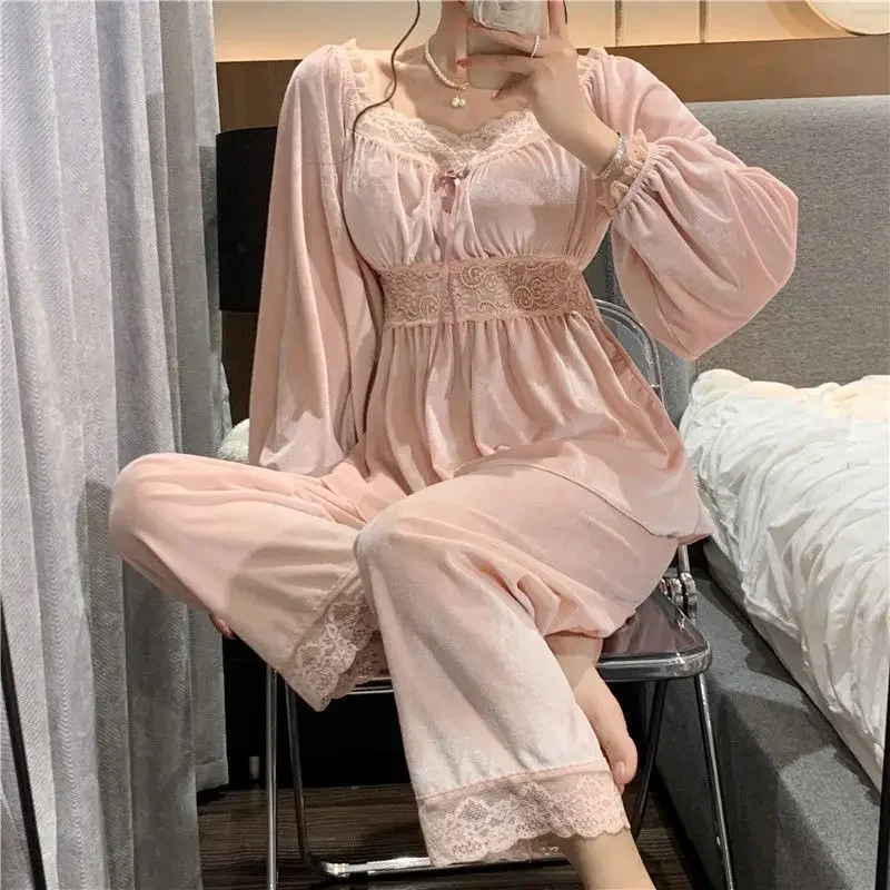 Conjunto de vestido de casa de estilo princesa de palacio de retazos de encaje Sexy para mujer, se puede usar fuera con cojín de pecho, pijama canario, Otoño e Invierno