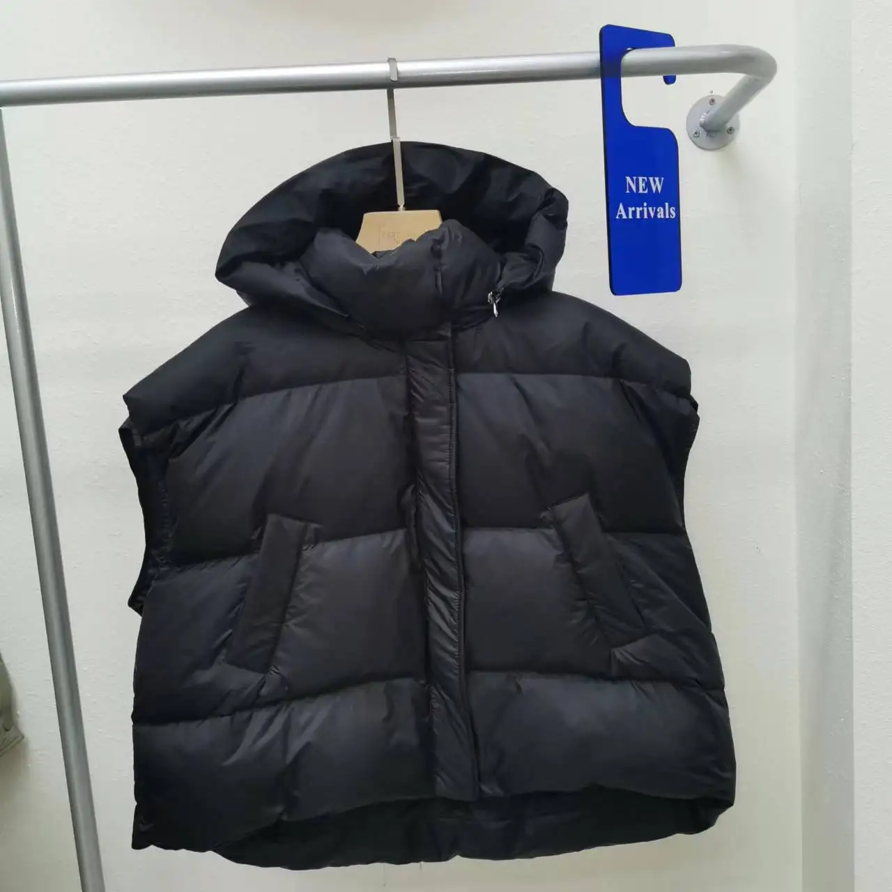 Gilet Imbottito Versatile con Cappuccio Rimovibile per Donna, Corto e Caldo