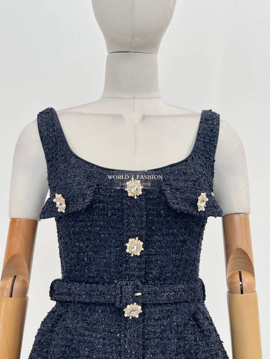 

2025 New Black Sleeveless Button Decoration Mini Dress for Women