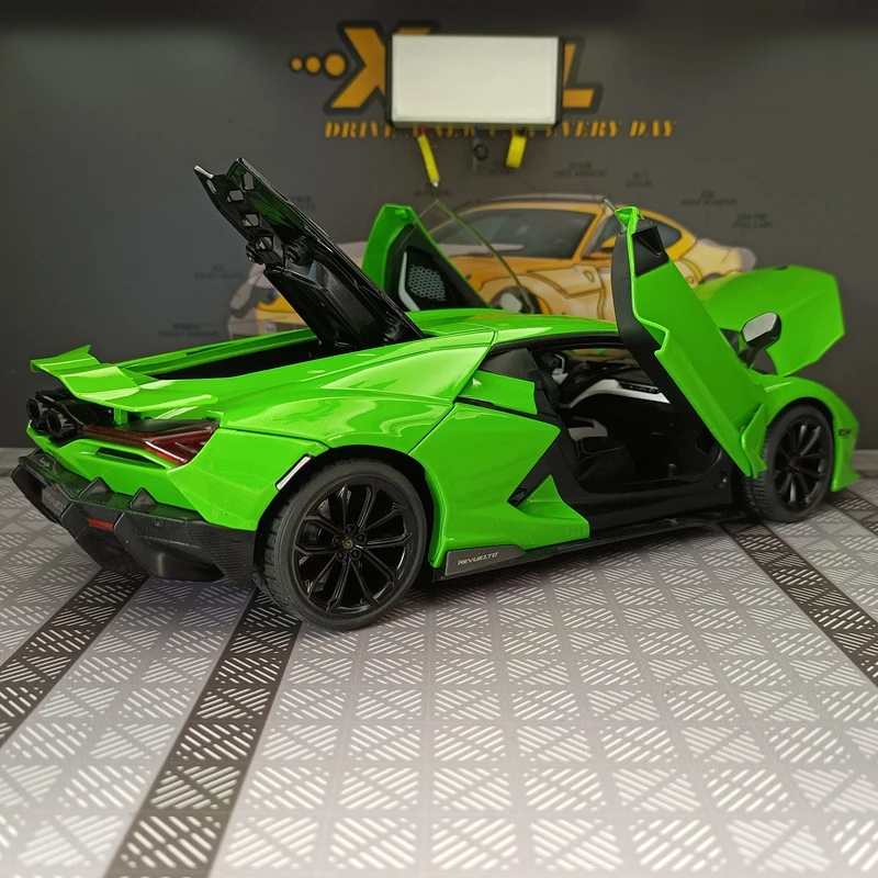 Modelo de coche de rally Lamborghini Revuelto de aleación a escala 1:18, puertas y capó del motor se pueden abrir, tiene sonido e iluminación.