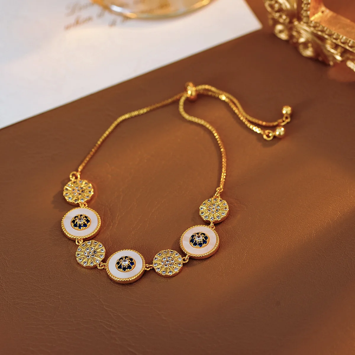 Women French Elegant Light Luxury Eight-pointed Star Bracelet Natural White Shell Pull Adjustable Fashion Hand Jewelry