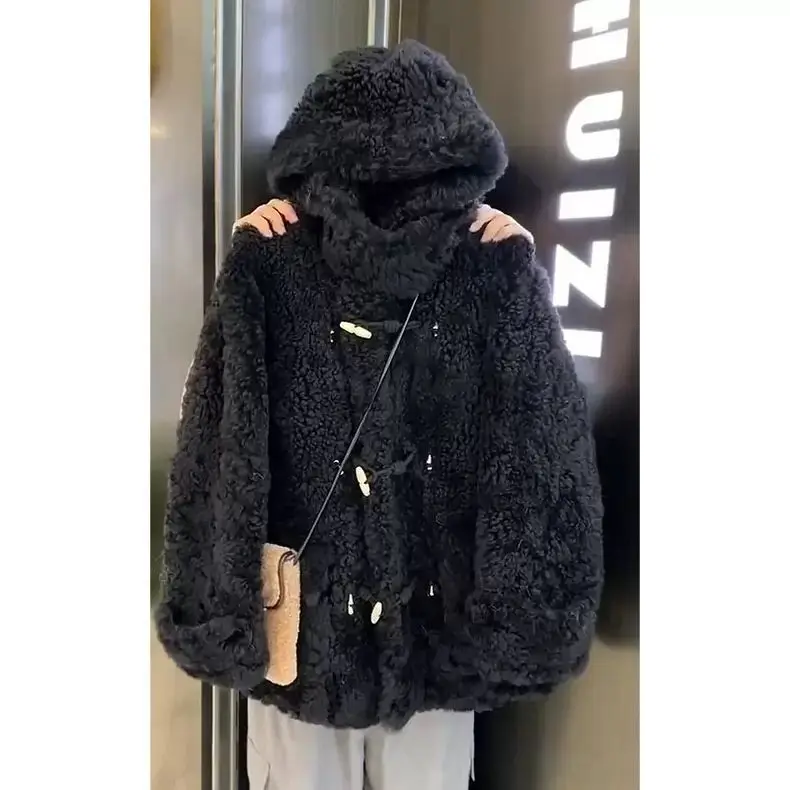 2025, Winter-Kapuzenmantel aus Kunstfell, verdickter, umweltfreundlicher Lammfell-Parka für Damen, warme Jacke mit Hornknöpfen
