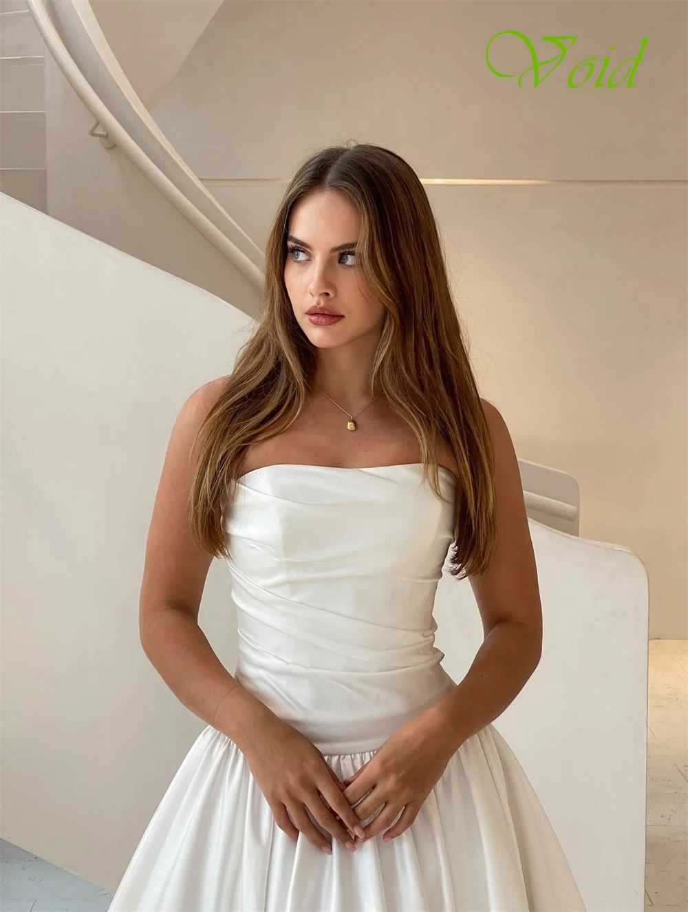 Customized Sexy White Satin Wedding Dress Formal Strapless Sleeveless Robe de mariée Boho A-Line Court Train Vestido De Novia