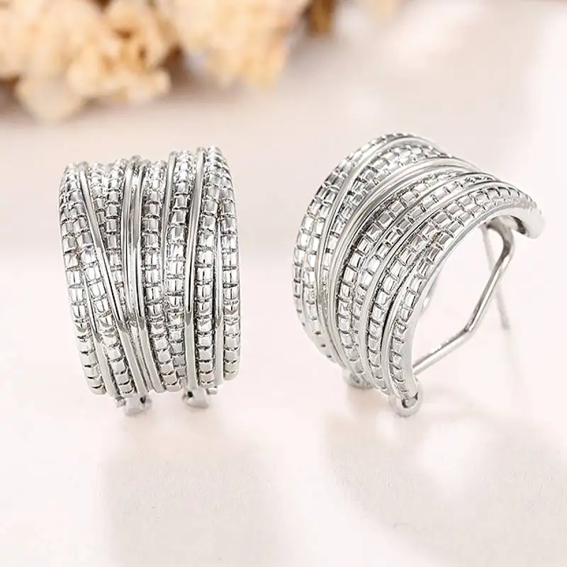 Huitan Multi-Schichten Kreuz Design Frauen Stud Ohrringe Punk Metall Party Zubehör Silber Farbe/Zwei Ton Geometrische Schmuck