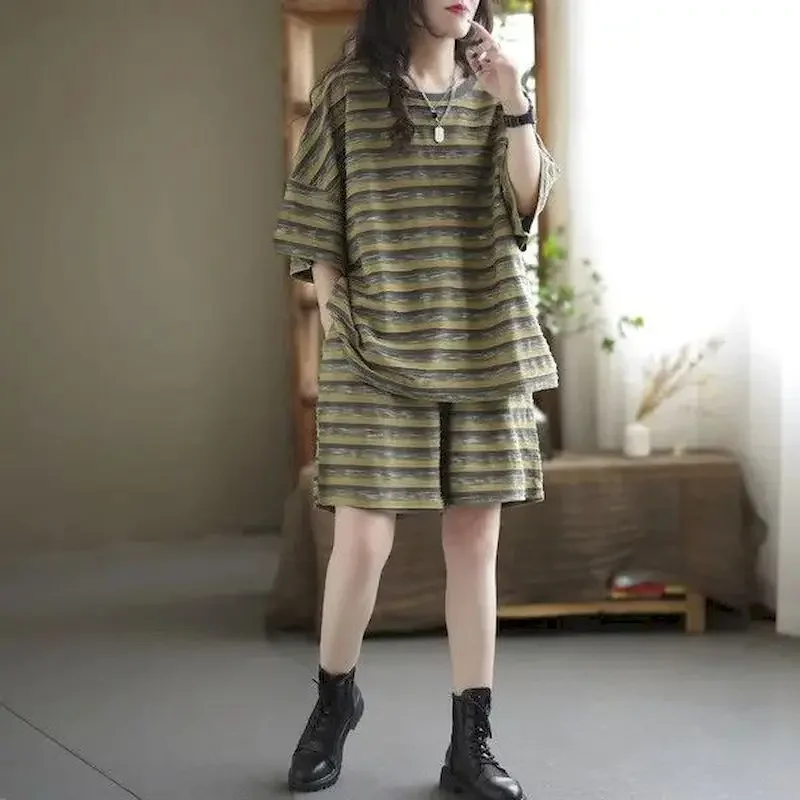 95% Bawełna T-shirty Zestawy Moda damska Paski T-shirt z krótkim rękawem i szorty Casual Luźny sportowy dwuczęściowy zestaw Lato